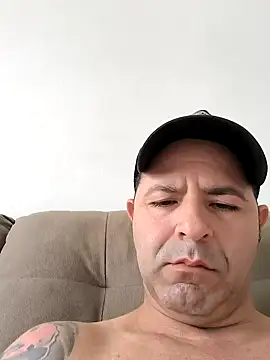 Snapshot of Marciogrei chatting on 11-17-25, 08:02 Marciogrei online show from 11-17-25, 08:02