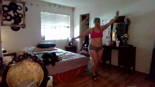 sophiarica online show from 05-14-26, 06:05