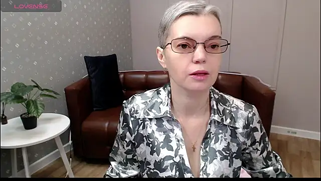 Snapshot of Cutie_Erikaa1 chatting on 12-19-25, 02:15 Cutie Erikaa1 online show from 12-19-25, 02:15