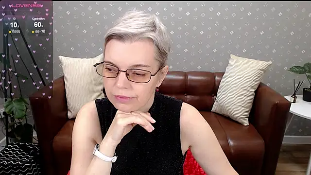 Snapshot of Cutie_Erikaa1 chatting on 10-14-25, 02:12 Cutie Erikaa1 online show from 10-14-25, 02:12