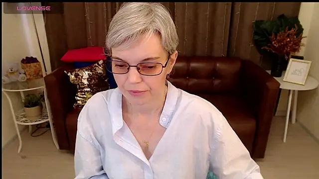 Cutie Erikaa1 online show from 03-07-25, 05:40