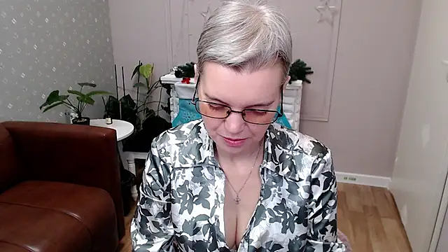 Cutie Erikaa1 online show from 01-18-26, 02:26