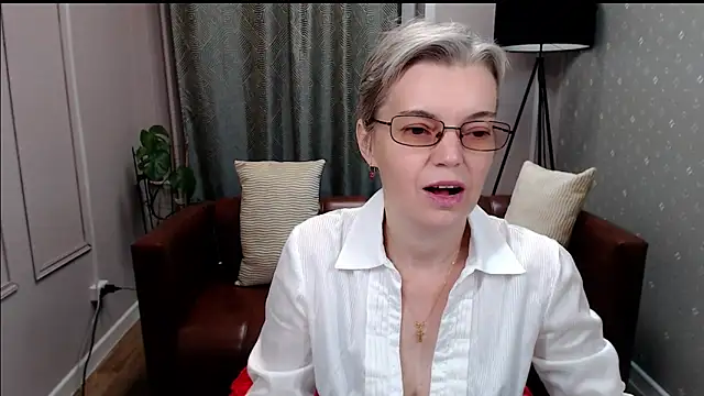 Snapshot of Cutie_Erikaa1 chatting on 10-24-25, 02:21 Cutie Erikaa1 online show from 10-24-25, 02:21