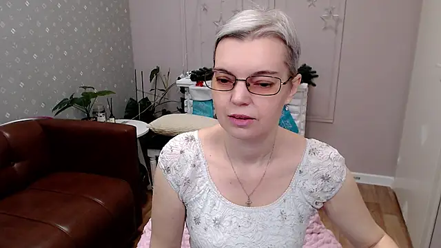 Snapshot of Cutie_Erikaa1 chatting on 01-10-26, 02:18 Cutie Erikaa1 online show from 01-10-26, 02:18