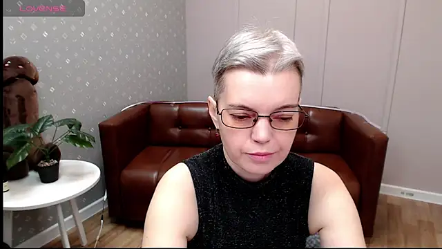 Snapshot of Cutie_Erikaa1 chatting on 12-05-25, 02:21 Cutie Erikaa1 online show from 12-05-25, 02:21