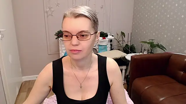 Snapshot of Cutie_Erikaa1 chatting on 01-09-26, 02:29 Cutie Erikaa1 online show from 01-09-26, 02:29