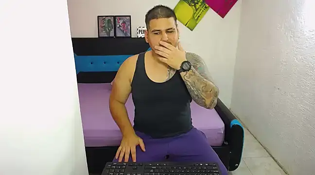 Snapshot of pitbullveryhot chatting on 03-10-25, 08:01 pitbullveryhot online show from 03-10-25, 08:01