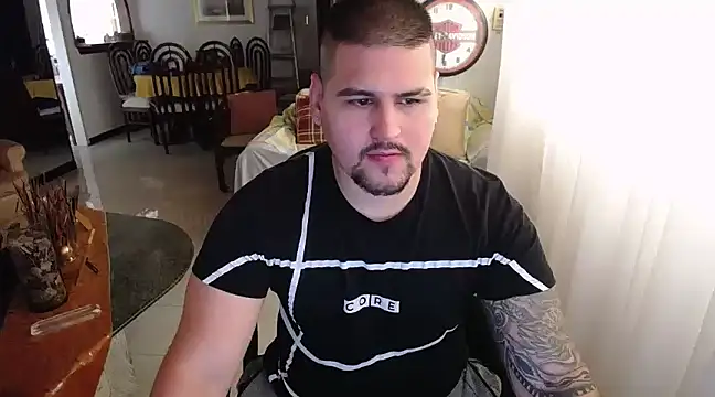 Snapshot of pitbullveryhot chatting on 02-25-25, 02:04 pitbullveryhot online show from 02-25-25, 02:04