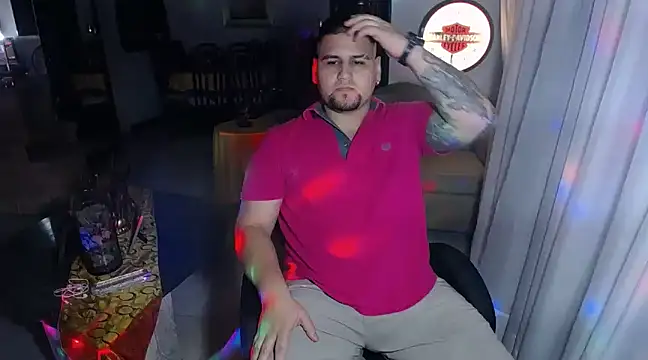 Snapshot of pitbullveryhot chatting on 03-01-25, 04:58 pitbullveryhot online show from 03-01-25, 04:58