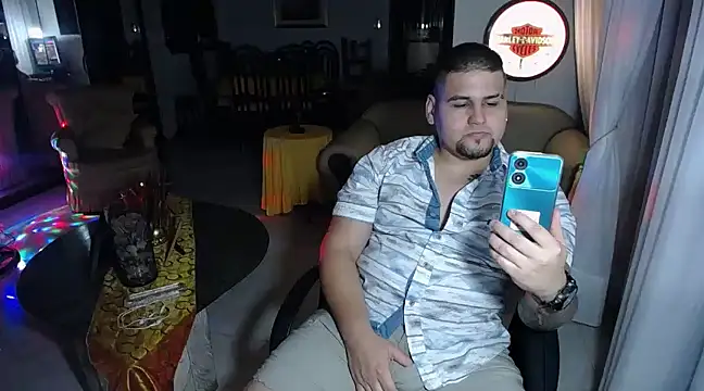 Snapshot of pitbullveryhot chatting on 02-27-25, 07:08 pitbullveryhot online show from 02-27-25, 07:08