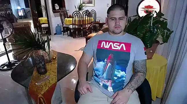 Snapshot of pitbullveryhot chatting on 02-08-25, 08:52 pitbullveryhot online show from 02-08-25, 08:52