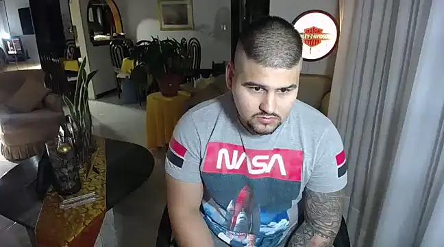 Snapshot of pitbullveryhot chatting on 02-21-25, 08:07 pitbullveryhot online show from 02-21-25, 08:07