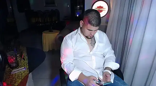 Snapshot of pitbullveryhot chatting on 03-03-25, 08:30 pitbullveryhot online show from 03-03-25, 08:30