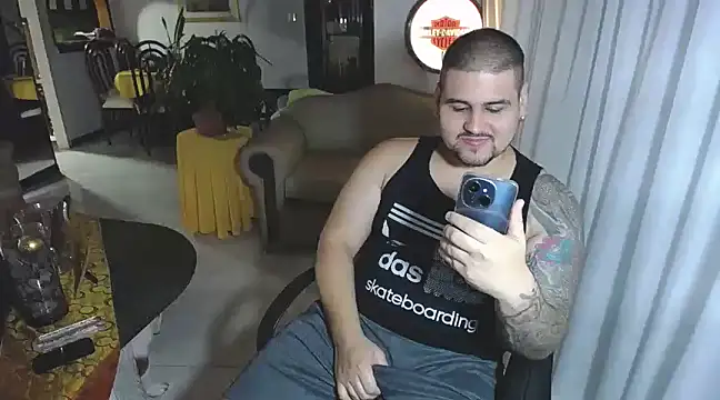 Snapshot of pitbullveryhot chatting on 02-17-25, 07:58 pitbullveryhot online show from 02-17-25, 07:58