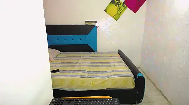 Snapshot of pitbullveryhot chatting on 03-18-25, 06:39 pitbullveryhot online show from 03-18-25, 06:39