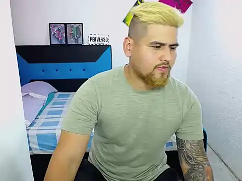 Snapshot of pitbullveryhot chatting on 12-06-24, 05:17 pitbullveryhot online show from 12-06-24, 05:17