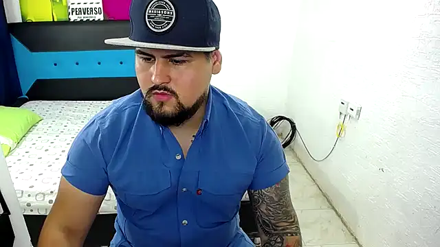 Snapshot of pitbullveryhot chatting on 10-04-25, 02:13 pitbullveryhot online show from 10-04-25, 02:13