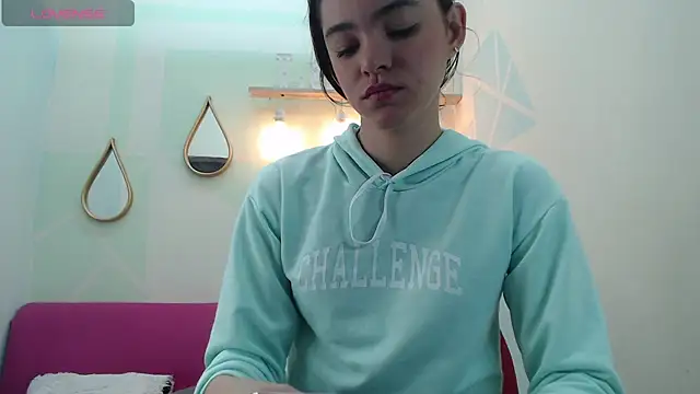 Mia-kalinfa online show from 03-08-25, 01:47