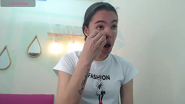 Mia-kalinfa online show from 01-23-25, 12:52