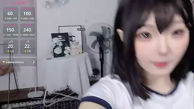 Snapshot of momo-5952 chatting on 10-13-25, 03:02 momo-5952 online show from 10-13-25, 03:02