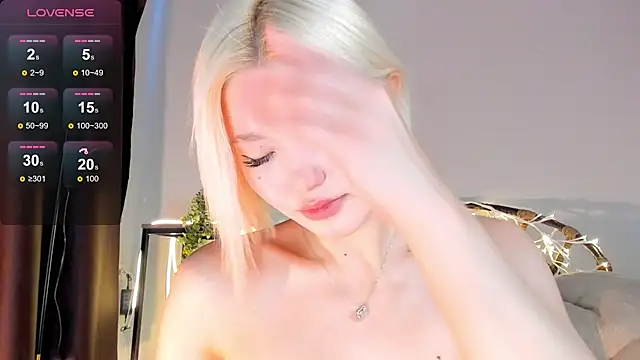 Snapshot of milli_sun_ chatting on 02-20-25, 08:17 milli sun online show from 02-20-25, 08:17
