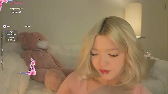 Snapshot of milli_sun_ chatting on 02-25-26, 05:07 milli sun online show from 02-25-26, 05:07