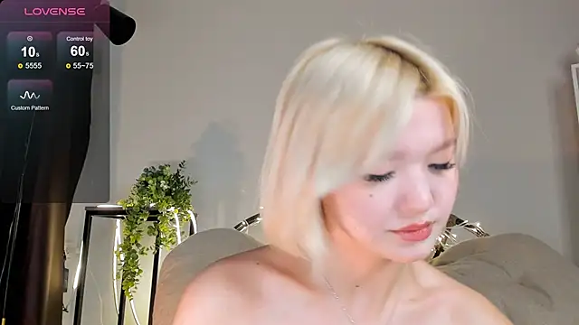 Snapshot of milli_sun_ chatting on 03-04-25, 05:00 milli sun online show from 03-04-25, 05:00