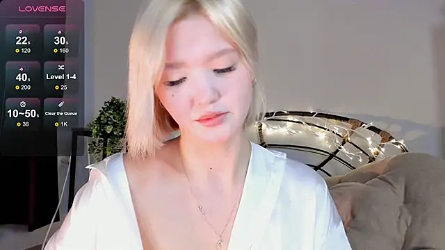 Snapshot of milli_sun_ chatting on 03-16-25, 05:03 milli sun online show from 03-16-25, 05:03