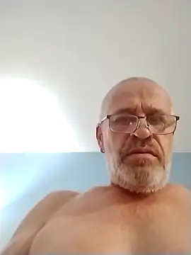 Snapshot of geilerschwanz64 chatting on 09-29-25, 11:32 geilerschwanz64 online show from 09-29-25, 11:32