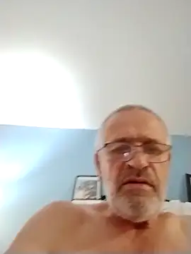 Snapshot of geilerschwanz64 chatting on 10-20-25, 01:29 geilerschwanz64 online show from 10-20-25, 01:29