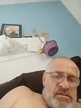 Snapshot of geilerschwanz64 chatting on 10-03-25, 03:09 geilerschwanz64 online show from 10-03-25, 03:09