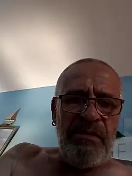Snapshot of geilerschwanz64 chatting on 03-10-25, 03:45 geilerschwanz64 online show from 03-10-25, 03:45
