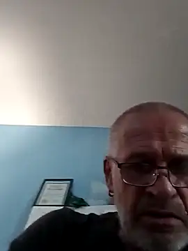 Snapshot of geilerschwanz64 chatting on 03-13-25, 06:37 geilerschwanz64 online show from 03-13-25, 06:37