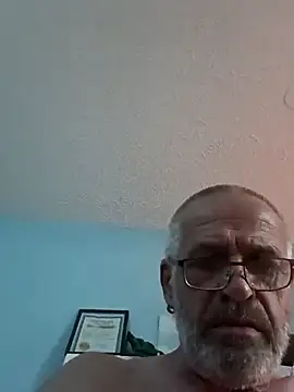 Snapshot of geilerschwanz64 chatting on 03-10-25, 02:26 geilerschwanz64 online show from 03-10-25, 02:26