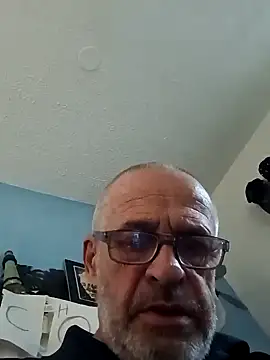 Snapshot of geilerschwanz64 chatting on 02-02-25, 09:51 geilerschwanz64 online show from 02-02-25, 09:51