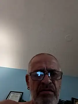 Snapshot of geilerschwanz64 chatting on 02-08-25, 02:27 geilerschwanz64 online show from 02-08-25, 02:27