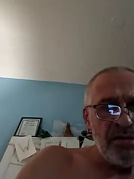 Snapshot of geilerschwanz64 chatting on 01-29-25, 11:25 geilerschwanz64 online show from 01-29-25, 11:25