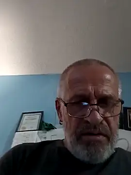 Snapshot of geilerschwanz64 chatting on 03-12-25, 11:10 geilerschwanz64 online show from 03-12-25, 11:10