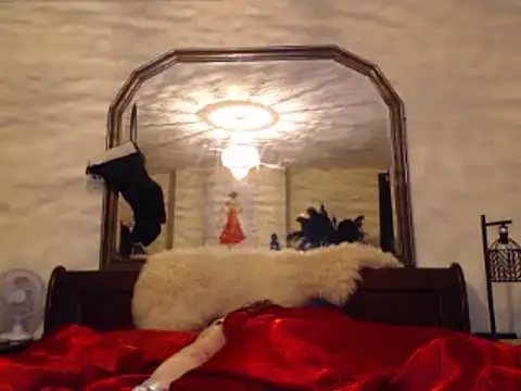 Snapshot of BettyDavisX chatting on 03-08-25, 05:07 BettyDavisX online show from 03-08-25, 05:07