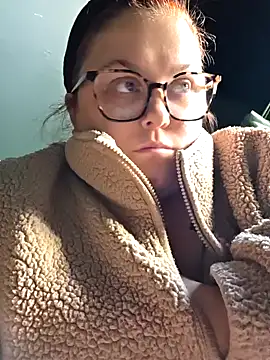 Snapshot of Tallulah-mae-xoxox chatting on 09-09-25, 09:41 Tallulah-mae-xoxox online show from 09-09-25, 09:41