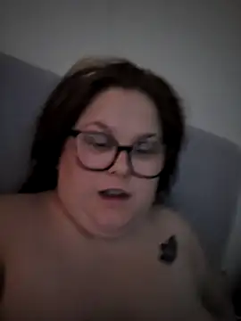 Snapshot of Tallulah-mae-xoxox chatting on 11-09-25, 01:15 Tallulah-mae-xoxox online show from 11-09-25, 01:15