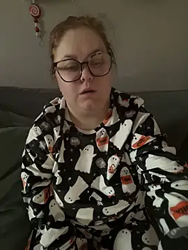 Snapshot of Tallulah-mae-xoxox chatting on 10-22-25, 09:31 Tallulah-mae-xoxox online show from 10-22-25, 09:31