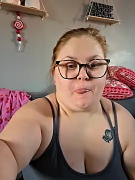 Snapshot of Tallulah-mae-xoxox chatting on 12-03-25, 01:21 Tallulah-mae-xoxox online show from 12-03-25, 01:21