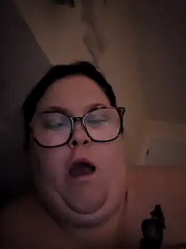 Snapshot of Tallulah-mae-xoxox chatting on 12-14-25, 10:21 Tallulah-mae-xoxox online show from 12-14-25, 10:21