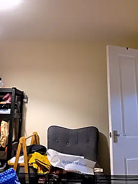 Snapshot of Tallulah-mae-xoxox chatting on 01-08-26, 05:30 Tallulah-mae-xoxox online show from 01-08-26, 05:30