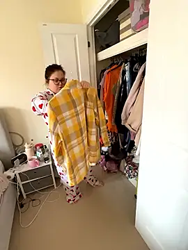 Snapshot of Tallulah-mae-xoxox chatting on 01-09-26, 12:23 Tallulah-mae-xoxox online show from 01-09-26, 12:23