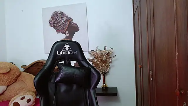 allysonn fox online show from 02-19-25, 07:16