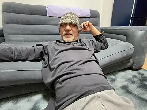 Snapshot of Grandpa29hijii chatting on 03-22-25, 01:41 Grandpa29hijii online show from 03-22-25, 01:41