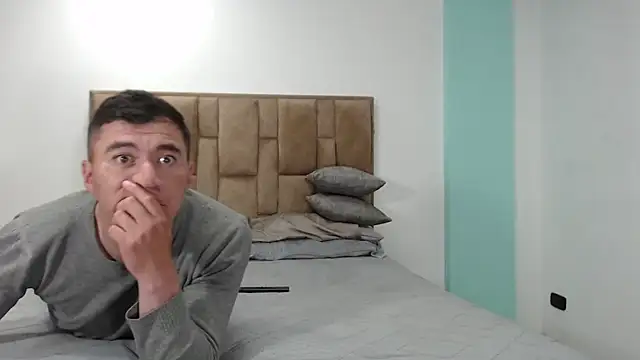 aleejhandraa online show from 09-18-25, 02:03