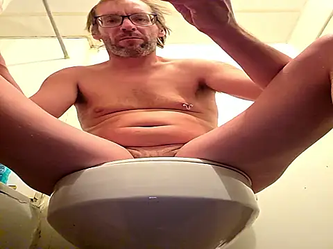 Lotacum online show from 12-22-25, 04:34